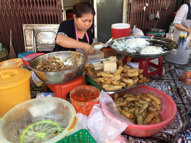 ស្រួលអង្គុយញ៉ាំមុនទៅសាលា និង ធ្វើការ