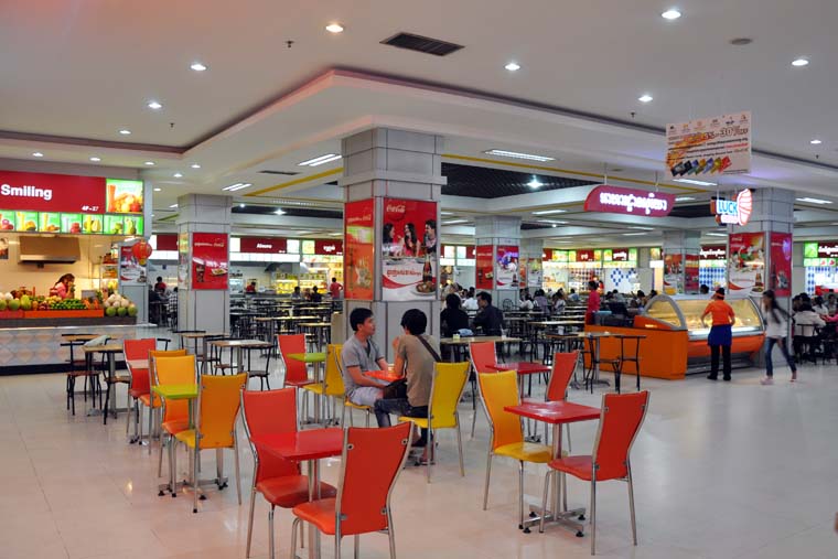 Food Court in Sorya Shopping Center few years back then (Photo Courtesy @ Your Phnom Penh)