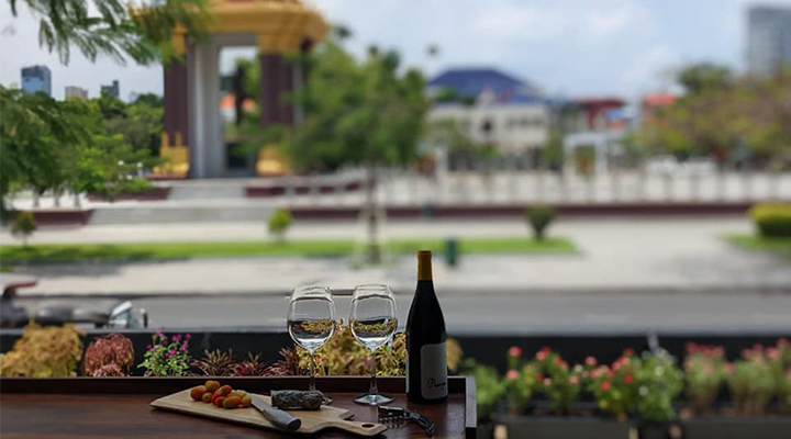 ឡឺ វាង់ - Le Vin Phnom Penh 