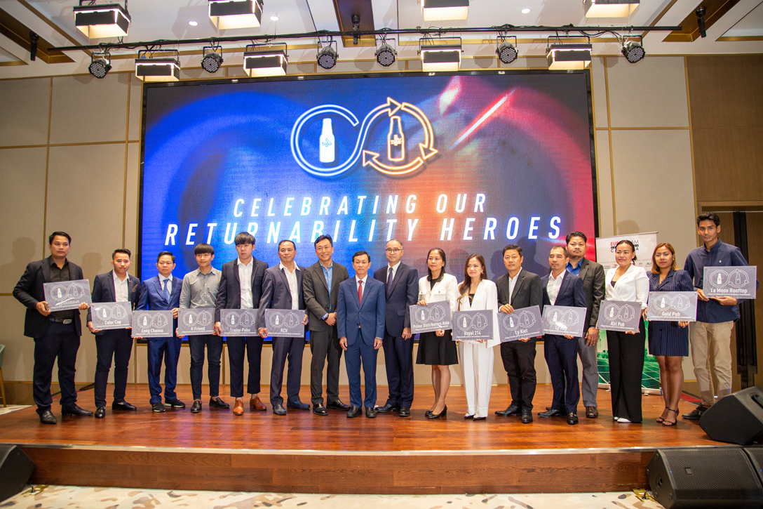 Cambodia’s business community celebrates returnability heroes behind