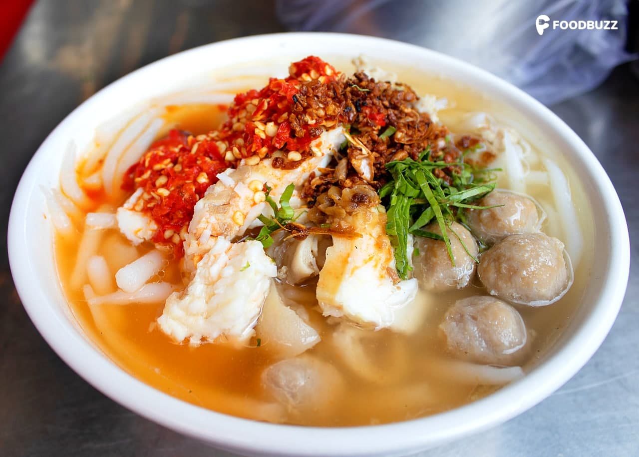 The best Pin Noodle Soup around the Olympic Market!