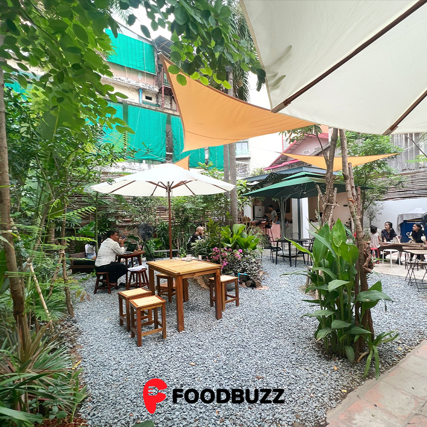 A cozy and charming café tucked away in a garden “The Hidden Treasure ...